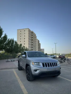 جيب گراند شيروكي لمتد 2016 امريكي 4x4 المكينة v6