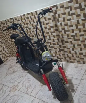 سكوتر للبيع حجم كبير سريع مع شاحنه ومفتاحه