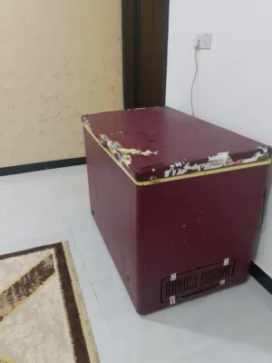 كنتورين ومجمدة للبيع نظيفات