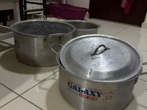galaxy cooking pot  for briyani harees and everything  huge  size slightly use  branded
