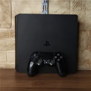بلاستيشن فور سليم