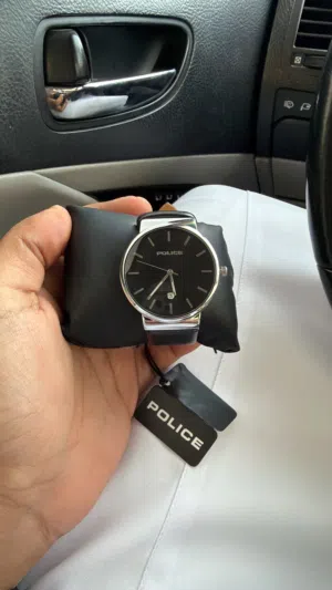 ساعه بوليس الاصلية مع كل اغراضها