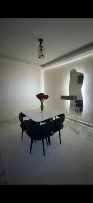 طاولة طعام رخام