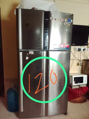 يوجد لدي اثاث مستعمل واجهزة منزلية للبيع بسعر مناسب