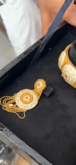 فضة  مرصعه بالذهب