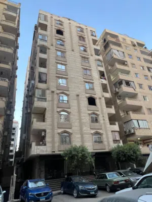 شقة للبيع فى الهضبة الوسطى 170م