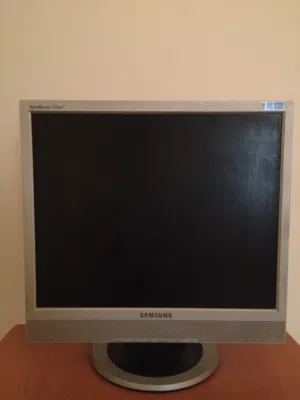 17" Samsung monitors for sale  in Tripoli