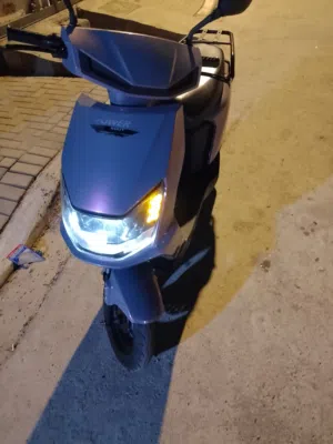 دراجه كهربائيه للبيع مشيها سريع حلو مشيها بل شحنه الوحده من 45 كيلو ل 50 كيلو دراجه حلو ونضيفه الصوف