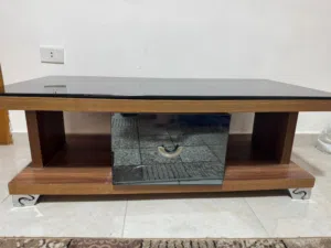 طاولة وسط ثقيلة