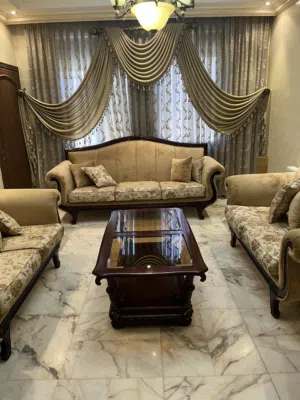 طقم كنب غرف ضيوف مع طاولات