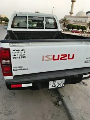 للبيع اسويزو 2020دي مكس ديزل لون ابيض جير عادي شرط فحص جير مكنيه شاصي بدي  تكييف شغال تواير نظيف