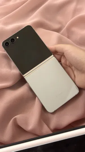 جالاكسي z flip 5 مجدد بذاكرة 512 GB