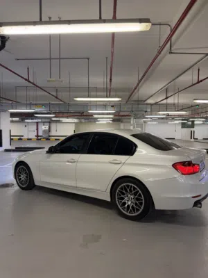 للبيع bmw 320i 2012 twin turbo