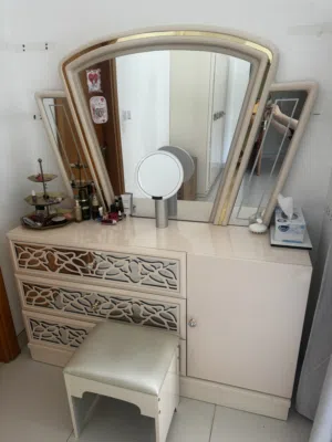 dressing table