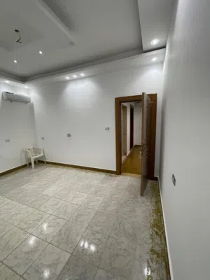 250 m2 4 Bedrooms Apartments for Rent in Tripoli Al-Nofliyen