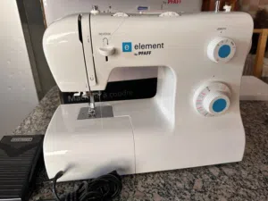 ماكنة خياطة شبة جديدة