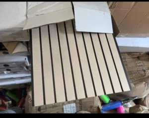 بديل الخشب PVC 30 سم ارتفاع 2.9 متر سماكة  9 ملم ألوان عصرية وحديثة بسعر خاص جداً 4 دنانير