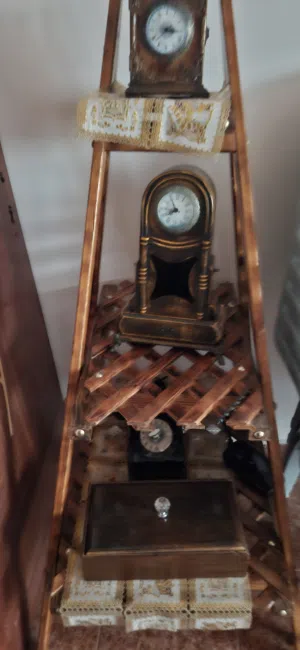 اكسسورات وتحف خشبيه