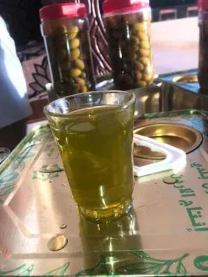 زيت زيتون من مزارع الحاكوره القديم 50 والجديد 90