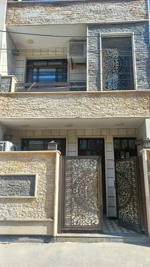 دار سكن مساحه 100 m  5×20 الدوره شرطه ابو الطياره بالقرب من جامع عثمان بن عفان فرع مدرسه الخرطوم