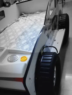 سرير أطفال بحالة ممتازة  للبيع