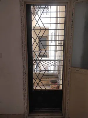 باب حديد حماية للبيع