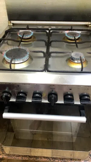 Glem Gas coocking range with 4 burner with good working condition.