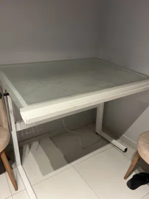 مرسم هندسي مع اضاءة واضحة للبيع بسعر مغري