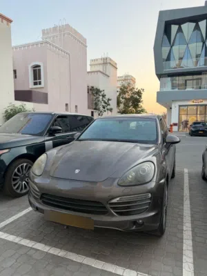 بيع سيارة بورش كايين 2000 ريال عماني كسعر نهائي