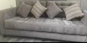 كنب رمادي مستعمل بحالة ممتاز في جدة