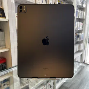 iPad Pro 13-inch (M4) Wi-Fi + Cellular Battery : 100%