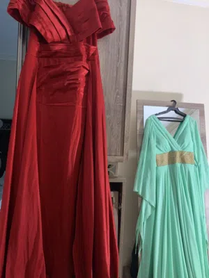 فستان سهره و قفطان للبيع ابسه واحده ساعتين فقط