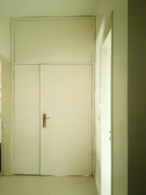 باب خشب تفصيل للبيع . **غير قابل للتفاوض***. . . . . . . . . . . . . . . . . . . . . .