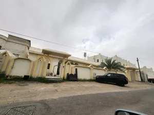 758 m2 More than 6 bedrooms Townhouse for Sale in Doha Other
