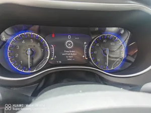 كرايسلر باسيفيكا Touring L 2023