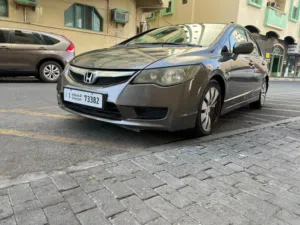 Honda Civic 2009 km210 urgent sale one year mulkia available