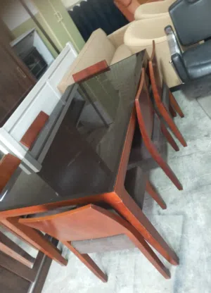 طاولات طعام +طاولات شاي للبيع   ....................................................................