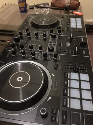 Hercules Inpulse 500 DJ Controller With bag and stand perfect condition like new