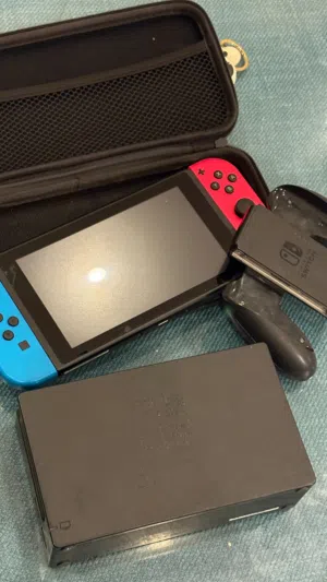 جهاز نيتندو مستعمل بحاله ممتازه