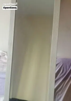 مرآة بحالة ممتازة