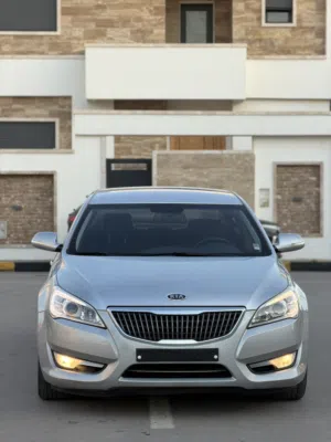 Used Kia Cadenza in Tripoli