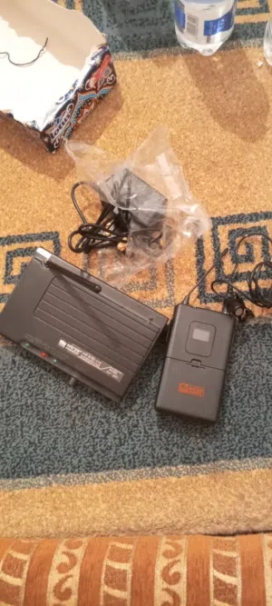 ميكروفون لاسلكي من نوع VHF، طراز Solar SHT-200.