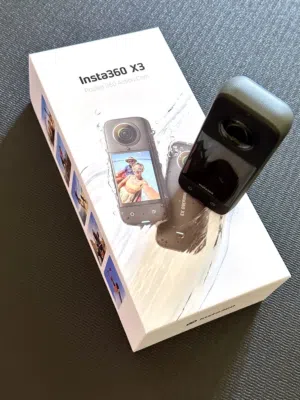 للبيع كامرا انستا 360 x3 مع مموري اصلية