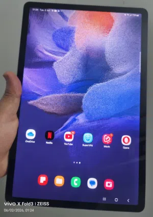 samsung tab S7 Fe 12.4 used in excellent condition with pen with hard case 5g sim suppoet model