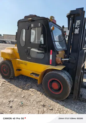 Fornier Forklift 2008 model for sale in good conditio. AC working.