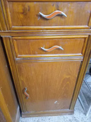 دولاب صناعة عراقية بحالة جيدة