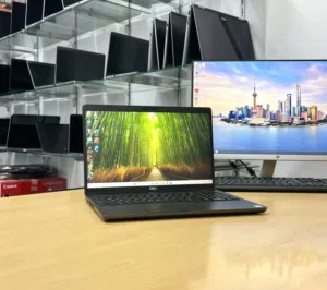 Dell Latitude 5500 i7 8th Gen Ram 16GB SSD 512GB Screen 15.6” win 11