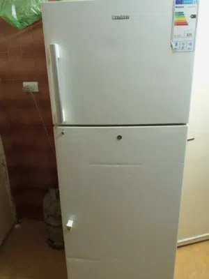 ثلاجة للبيع