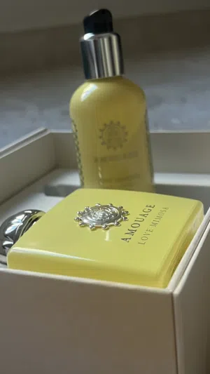 عطر امواج اصلي لوف ميموسا الاصفر مع اللوشن