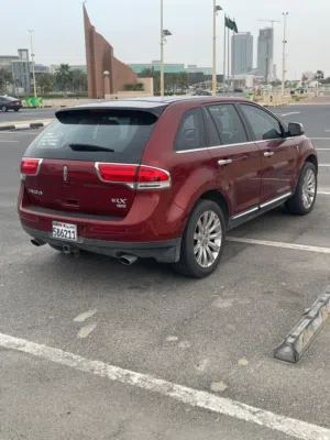 Lincoln MKS 2015 in very good condition